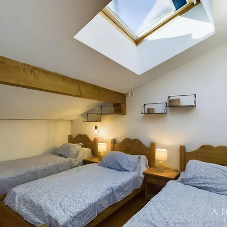 Montvalezan-la Rosière, 6 Pièces, 10 Personnes - Fr-1-398-555